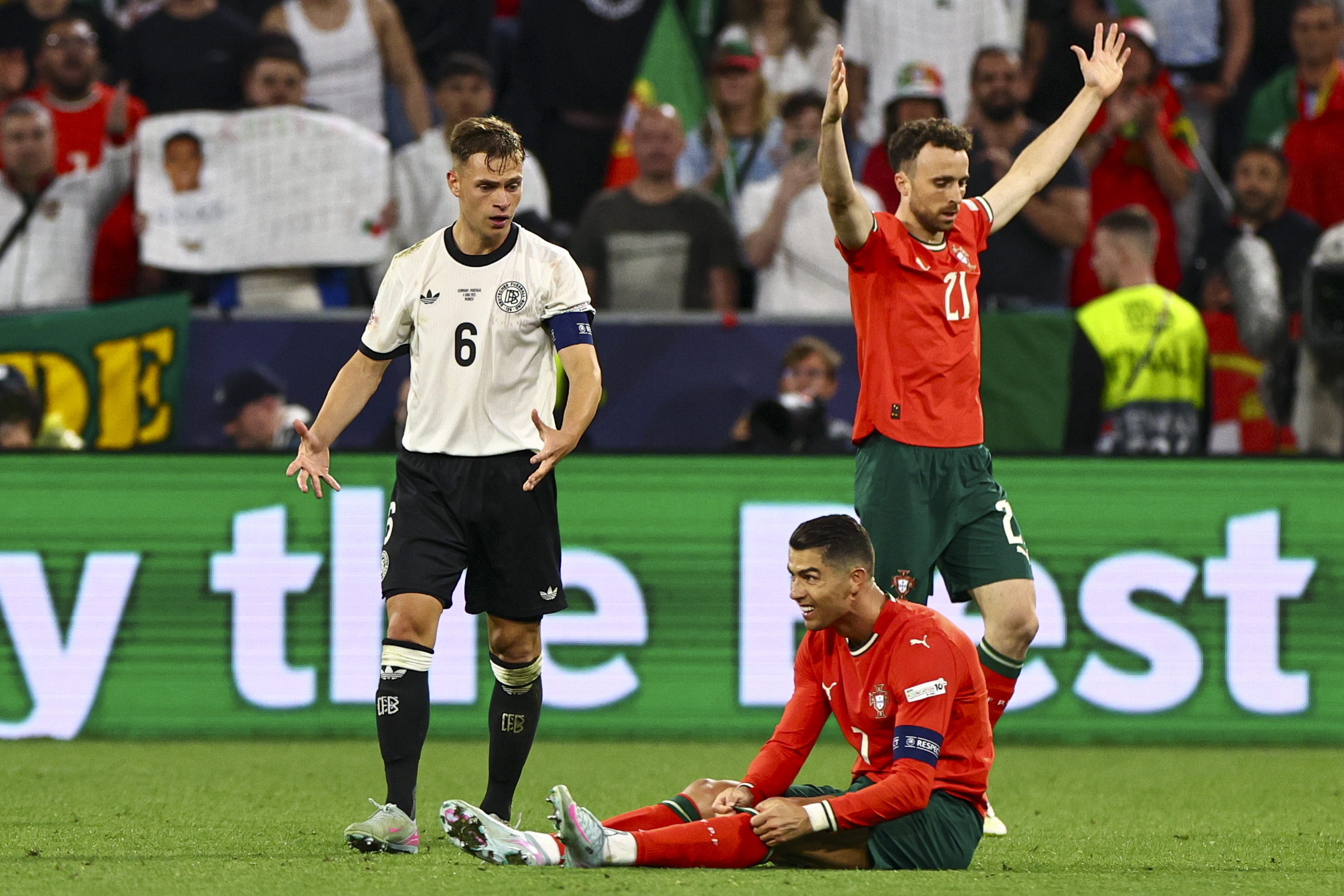 欧国联赛明星球员因伤退出，团队备战困难