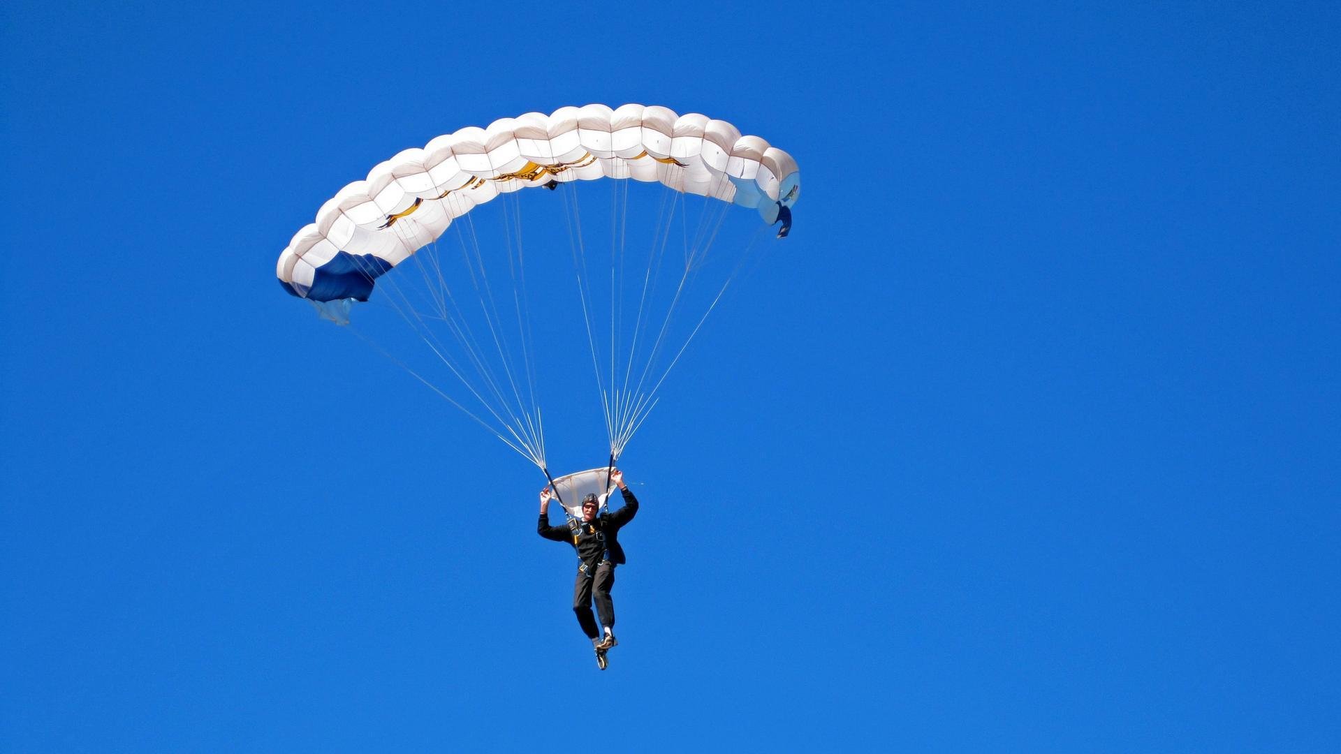 舞台越大越强，罗德里戈闪耀，喀麦隆强势拿下波兰