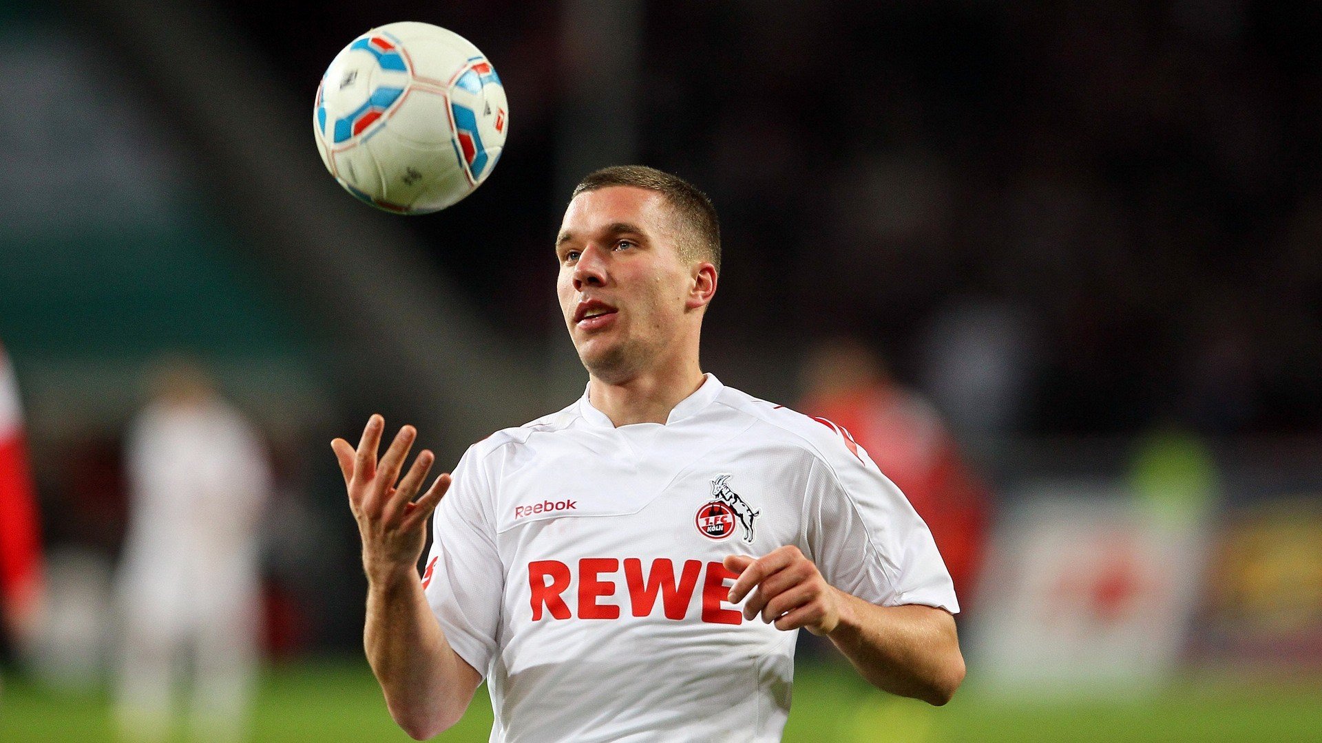 当斑马军团遇见赤道雄鹰,富安健洋的全场统治艺术