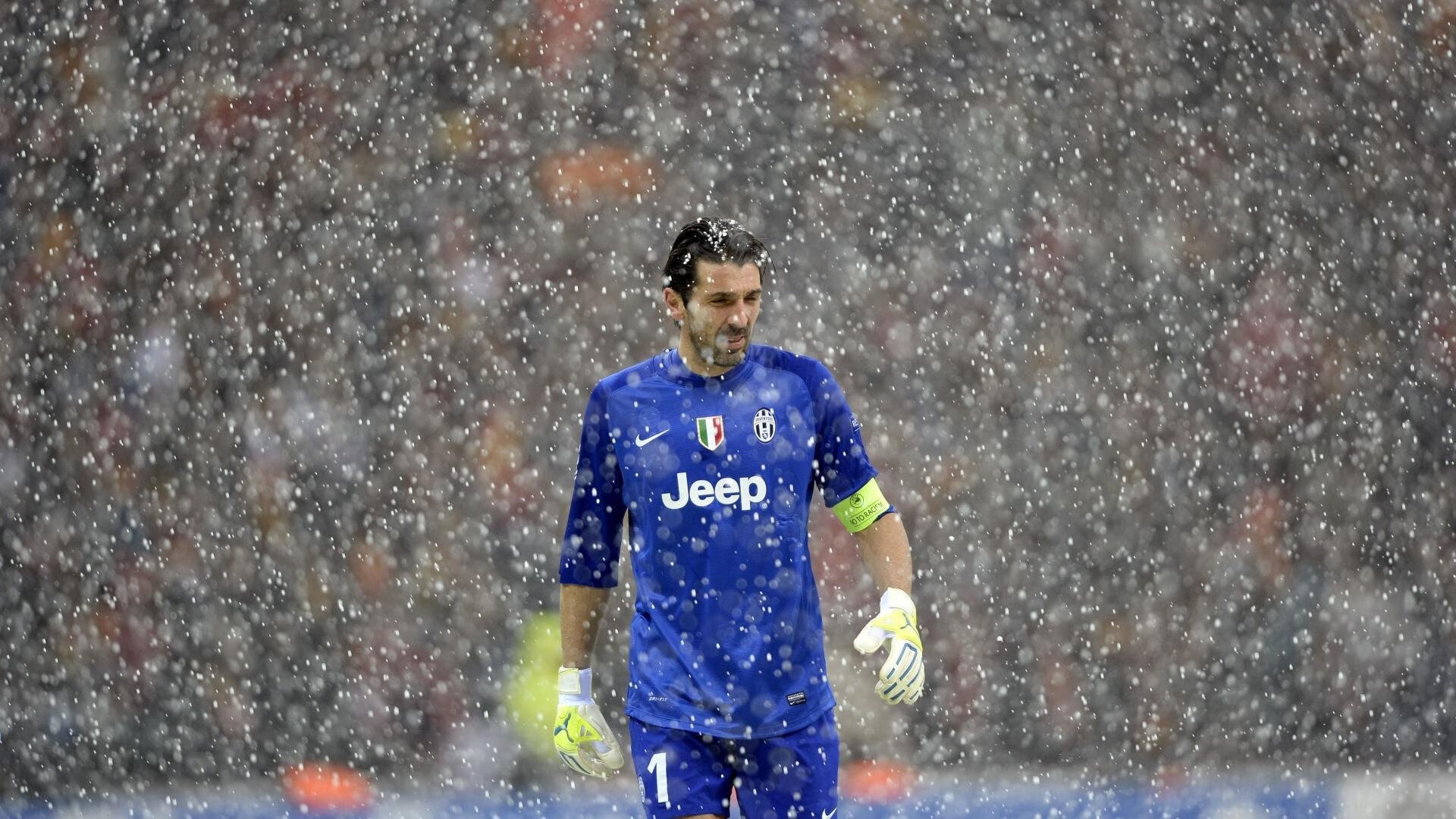 冰火交织的赛场，中国队绝杀日本队，安赛龙扛起全队的背后